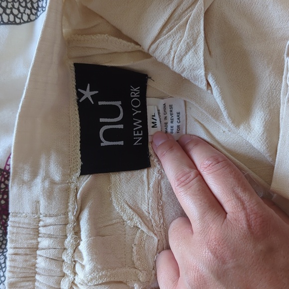 Nu New York lightweight tan pants with pockets size M/L - Picture 7 of 9